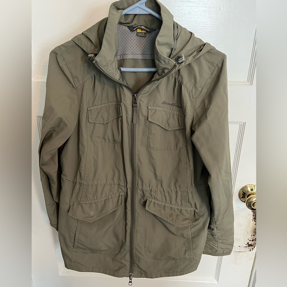 Eddie Bauer olive green light jacket